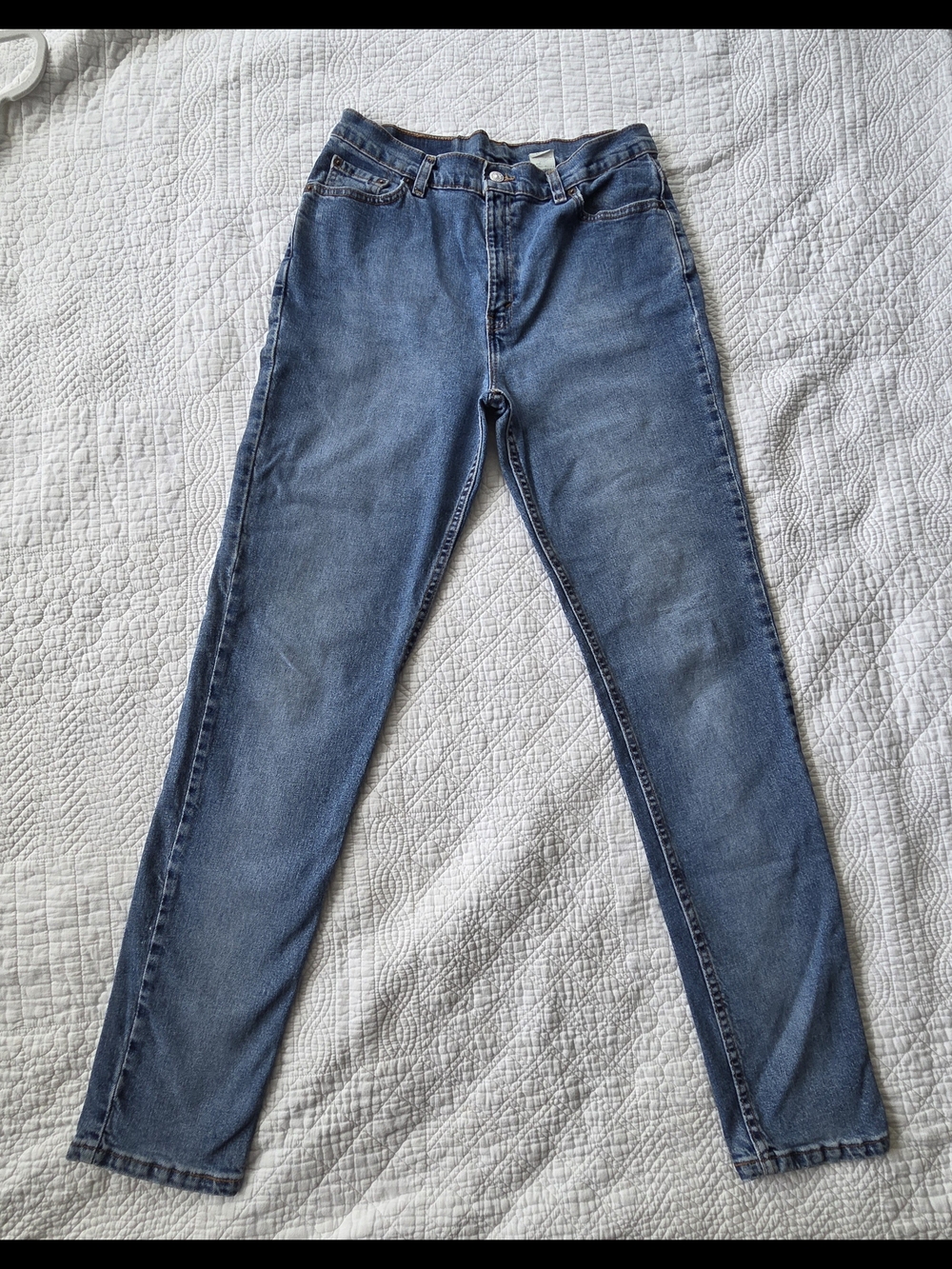 Levi's 512 Women's Slim Fit Tapered Leg Jeans in Medium Blue Wash